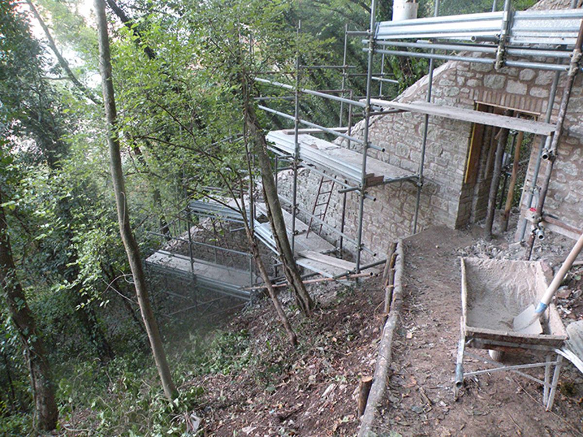 bosco_sfrancesco_sistemazione_muro